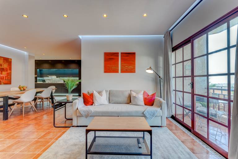 Apartment with terrace — photo 4