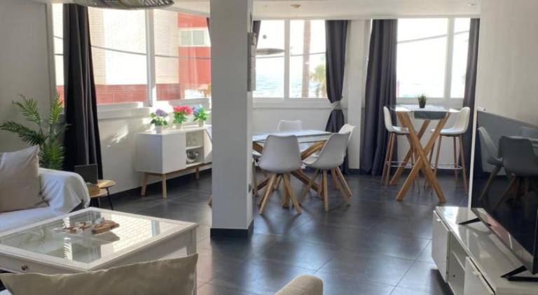 Holiday apartment with yard & patio — photo 2