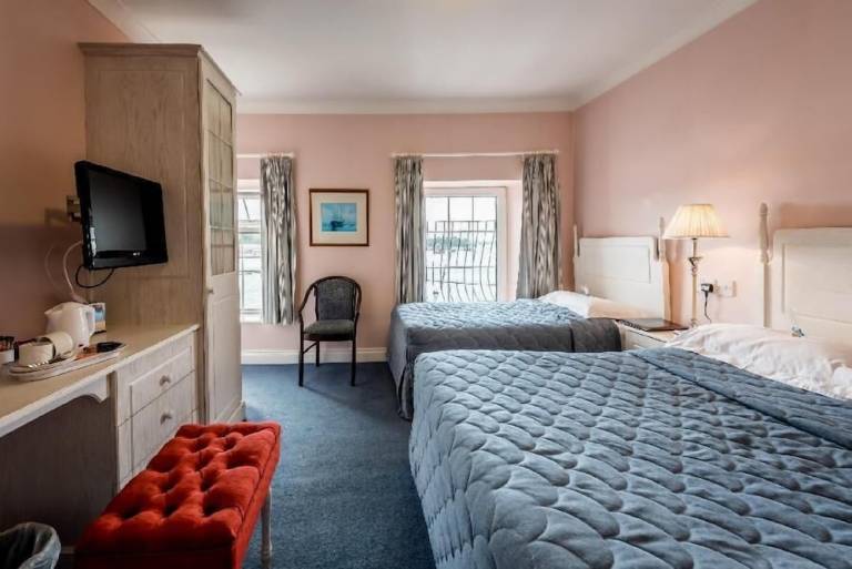 Accommodation Carrigaline