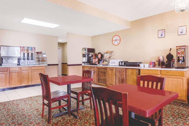 Howard Johnson by Wyndham Perry GA — photo 4