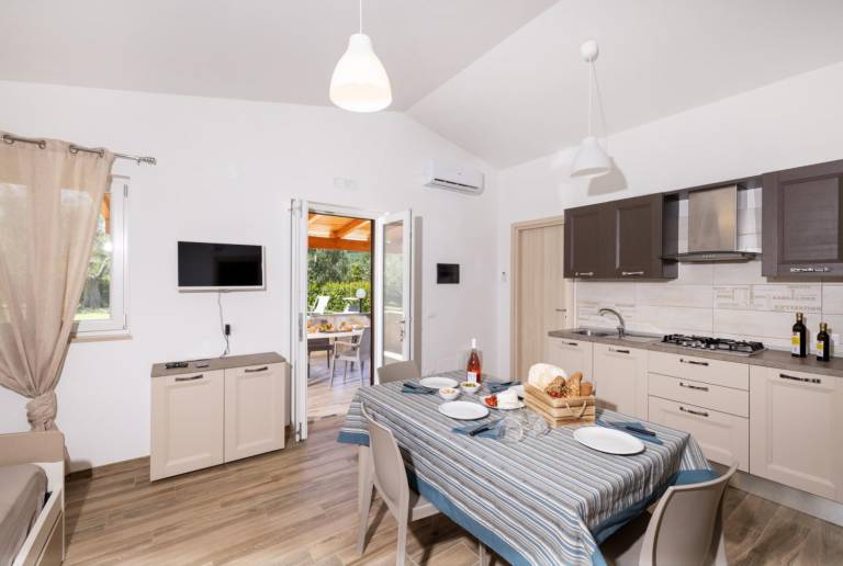 Child-friendly house with barbecue, pool & patio | Pet-friendly — photo 3