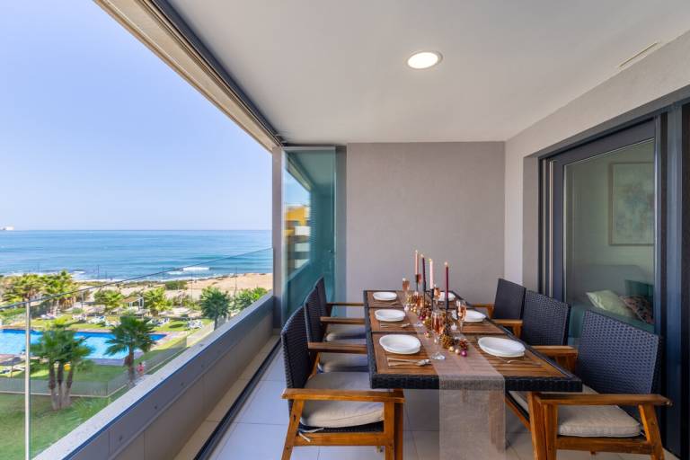 Holiday apartment with patio & heated pool | Garden view — photo 4