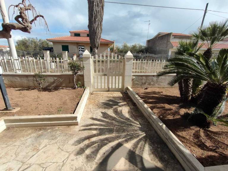 Holiday Home 'Villetta Roby' with Private Terrace, Private Garden and Air Conditioning — photo 3