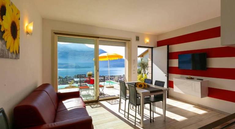 Beautiful holiday apartment with barbecue, pool & patio | Pet-friendly — photo 2