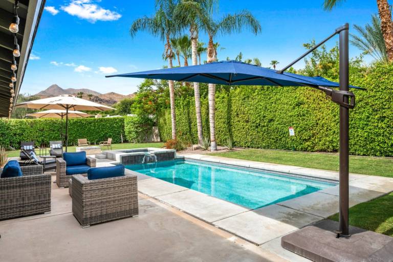 House with barbecue, private pool & jacuzzi | Mountain view | Perfect for remote work — photo 3