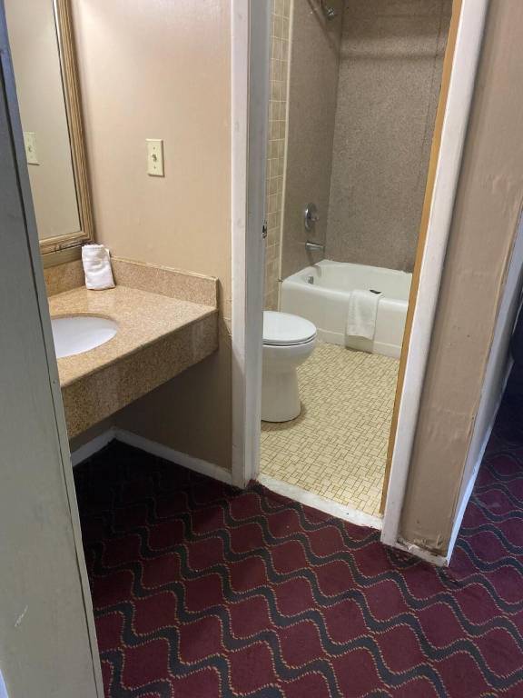 Ivory Tower Motor Inn — photo 5