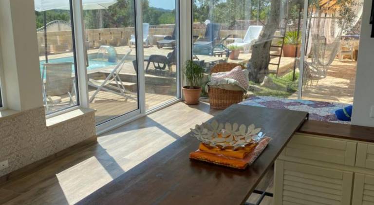 Villa with jacuzzi & pool — photo 4