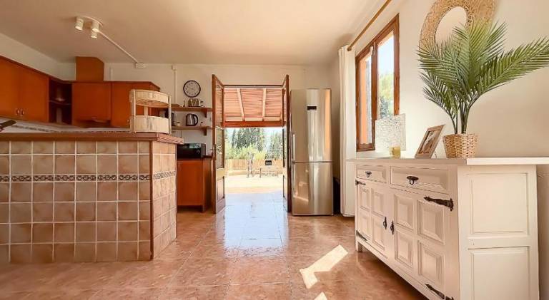 Fully equipped charming house with yard, grill & private pool | Dogs allowed — photo 5