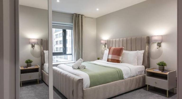 Stylish, Luxury, Parking Sleeps 6, 2-Bath, City Centre — photo 2