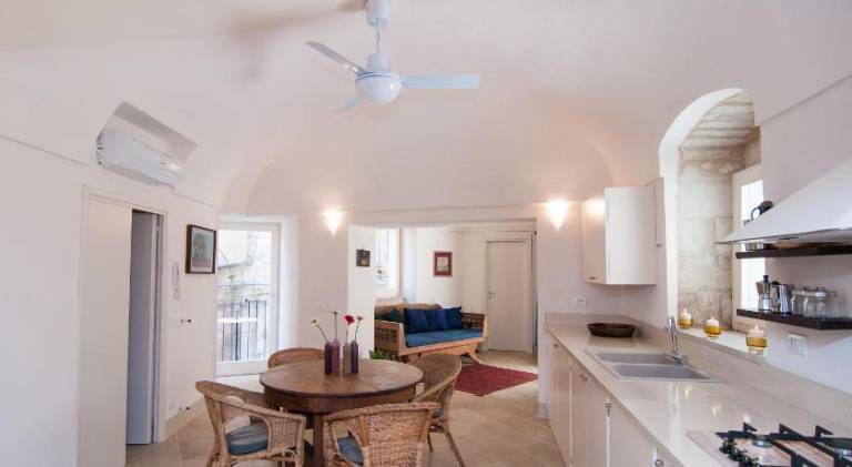 Family-friendly apartment with terrace | Next to Duomo of San Giorgio | Perfect for remote work | Pets are welcome — photo 2
