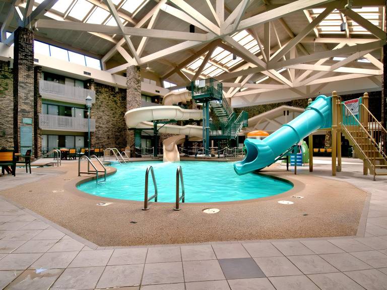 Bismarck Hotel and Conference Center — photo 2