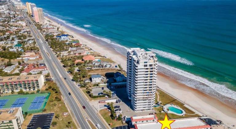 Vacation home with pool | Beach nearby | Pet-friendly in Dayton, FL