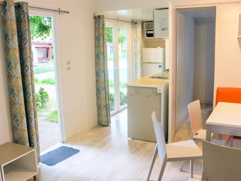 Child-friendly nice house with yard, terrace & pool | Perfect for remote work | Pets allowed — photo 4