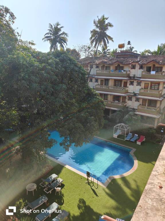RoomzAway 4705: Pool, Kitchen, Wi-Fi, Unrestricted in Calangute