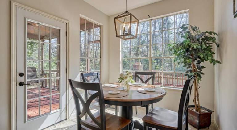 New! Pool, Spa, Nature Trails - The Woodlands 4BR Forest Retreat! — photo 4
