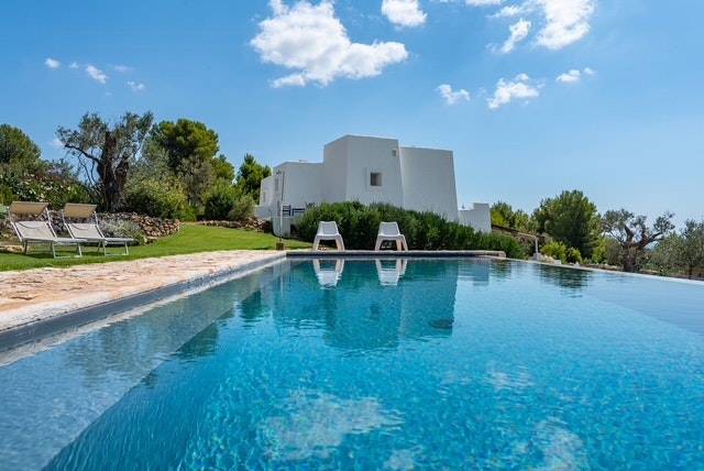 House with barbeque, garden & private pool | Water view — photo 3
