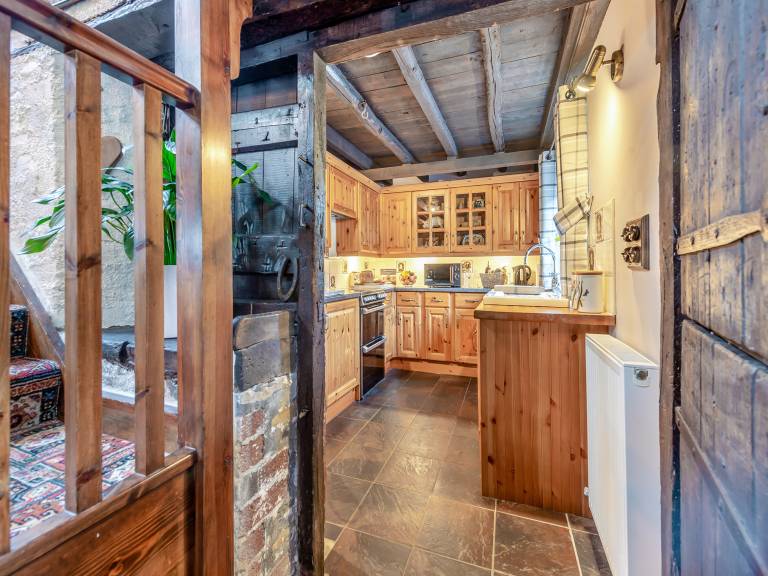 Family-oriented charming cottage with yard | Dogs allowed — photo 5