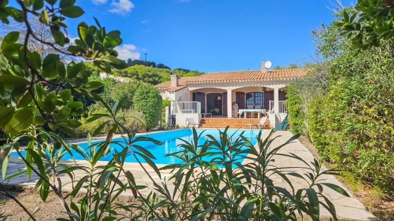 Fully equipped villa with garden, private pool & patio | Pet-friendly — photo 2