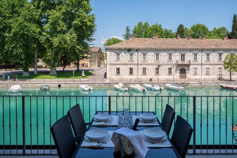 Charming apartment with terrace | Lake view | Good for workation | Pets allowed in Pozzolengo