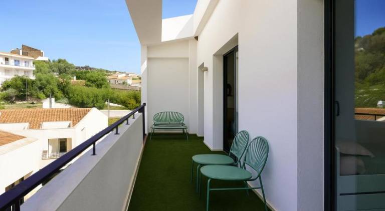 Rental apartment with patio — photo 5