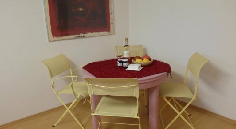 Apartment with 2 rooms for 5 persons — photo 4