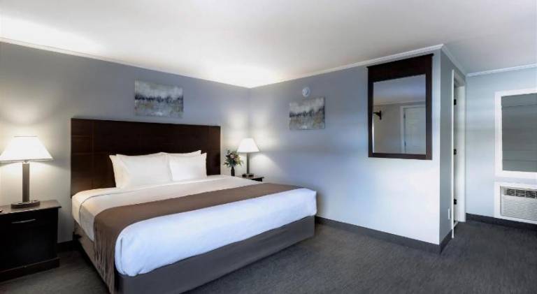Mt. Madison Inn & Suites — photo 2