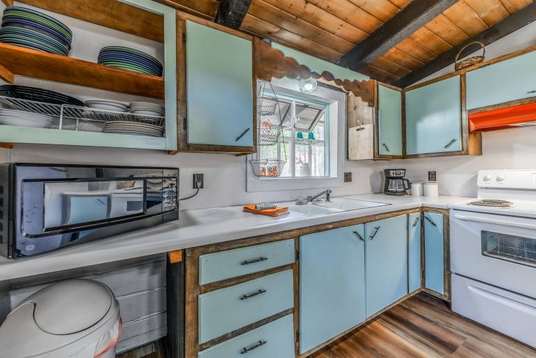 Cabin with barbeque | Lake view — photo 4