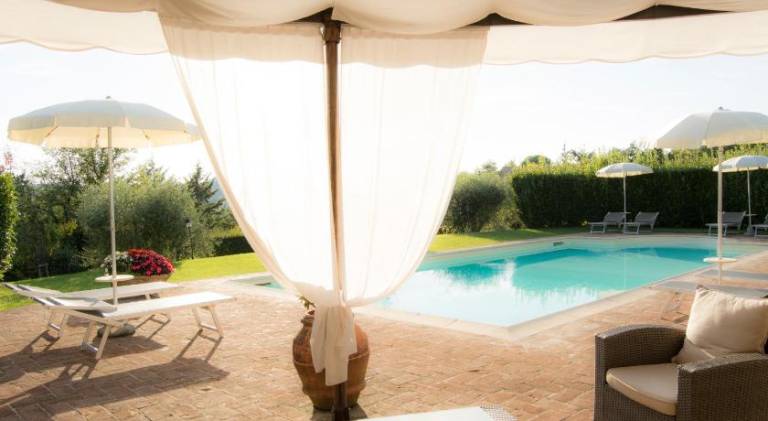 Vacation home with pool, garden & barbeque — photo 3