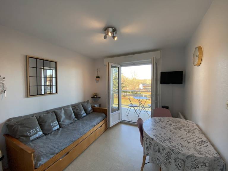 Bright apartment 100m from Baths with balcony and Wi-Fi — photo 2