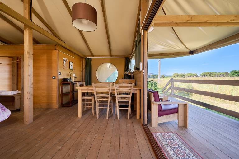Camping with yard, BBQ & patio | Garden view | Next to the beach | Pets allowed — photo 4