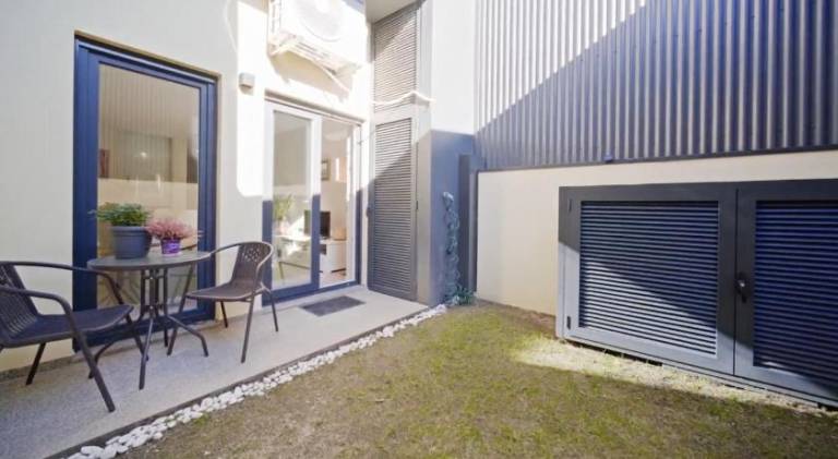 Fully equipped holiday apartment with patio & garden | Pet-friendly — photo 3