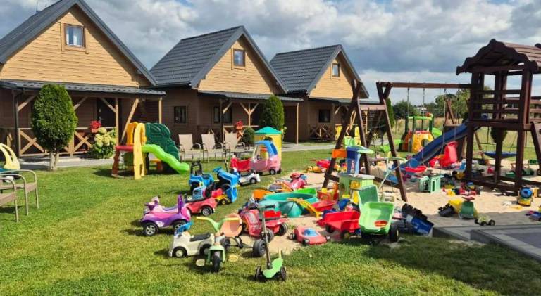 Lodge with barbeque, patio & garden in Ustka