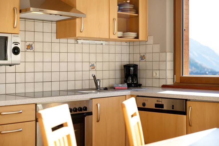 Children-friendly beautiful apartment with fast internet, yard & BBQ | Mountain view | Suitable for remote work | Pets are welcome — photo 5