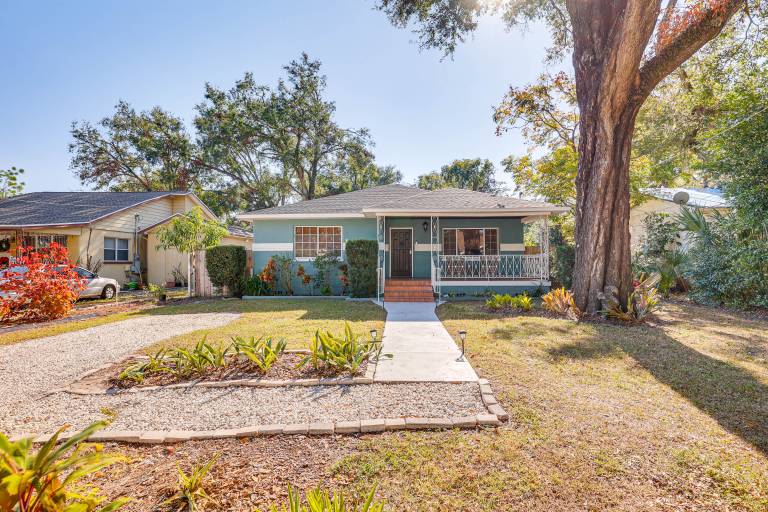3 Mi to Dtwn Tampa Cottage w Fire Pit