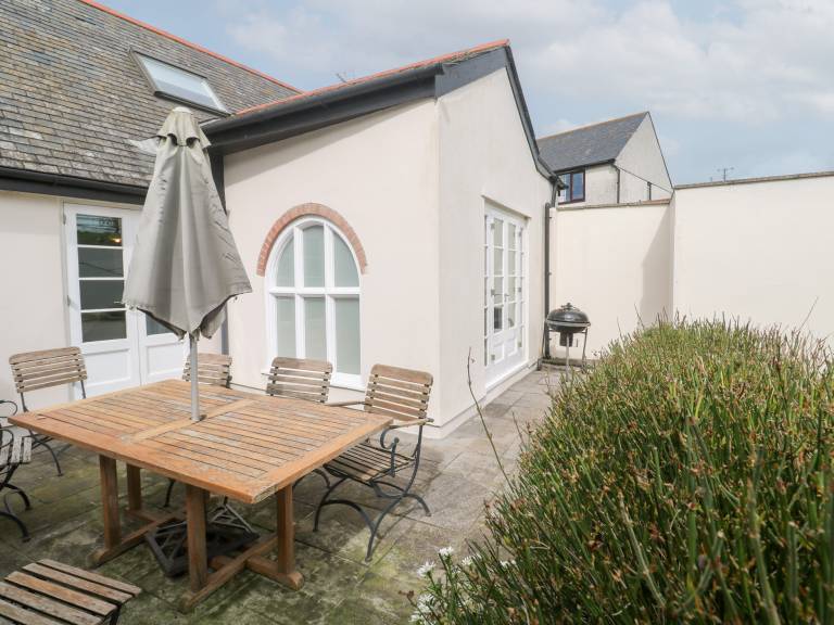 Cottage with yard & barbecue | Beach view in Newquay