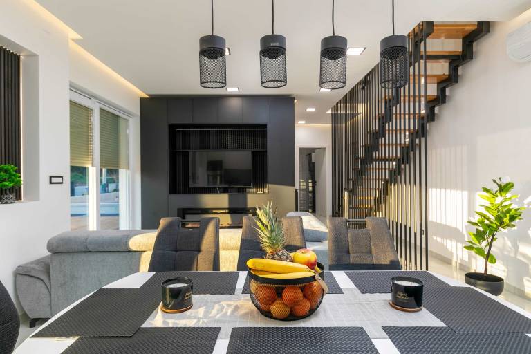 Villa with garden, private pool & barbecue — photo 2