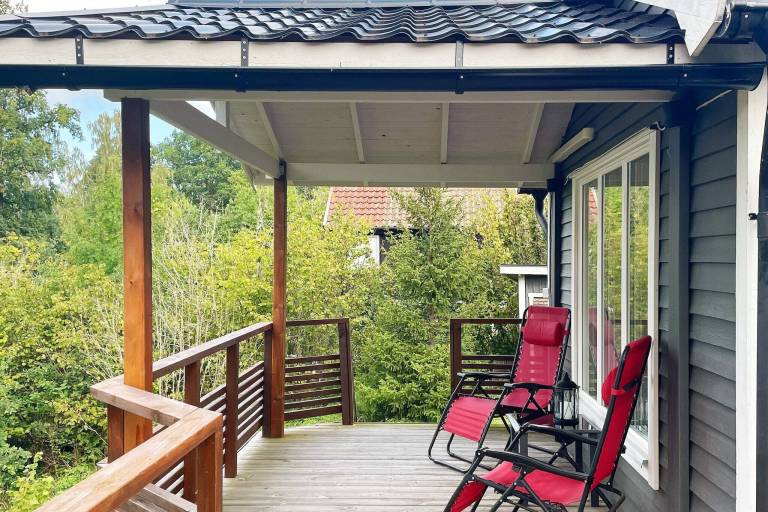 Vacation home with BBQ & terrace in Jonkoping