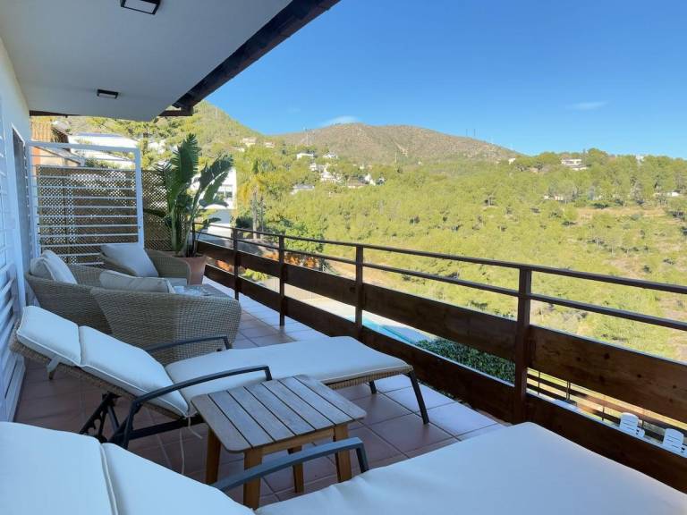 Villa with private pool, terrace & yard | Perfect for remote work — photo 3