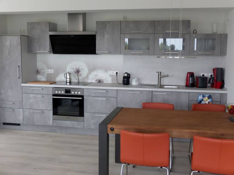 FeWo Albatros: Komfort-Ferienwohnung 93m² mit zwei Bädern & Balkon – Prora — photo 3