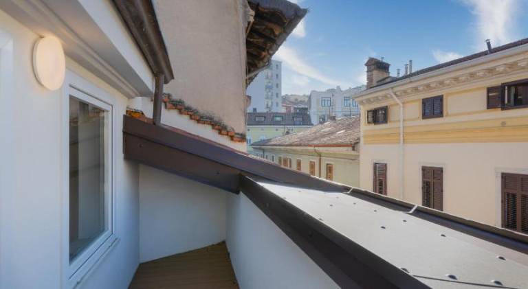 Blake, attico centrale con parcheggio a Trieste — photo 4