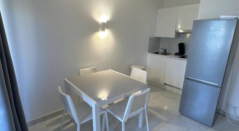 Holiday apartment with patio & garden | Next to the beach | Good for workation | Pets allowed — photo 5