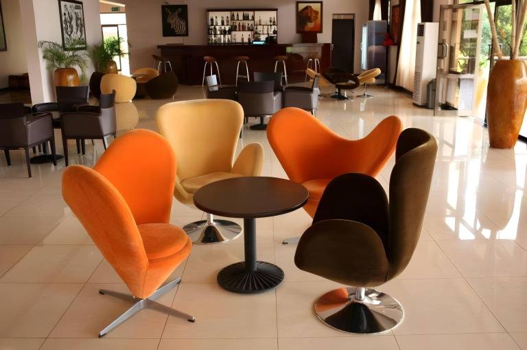 Tent with patio, pool & garden — photo 4