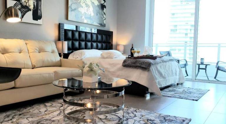 Rental apartment with pool & jacuzzi | Dogs allowed in Miami, FL