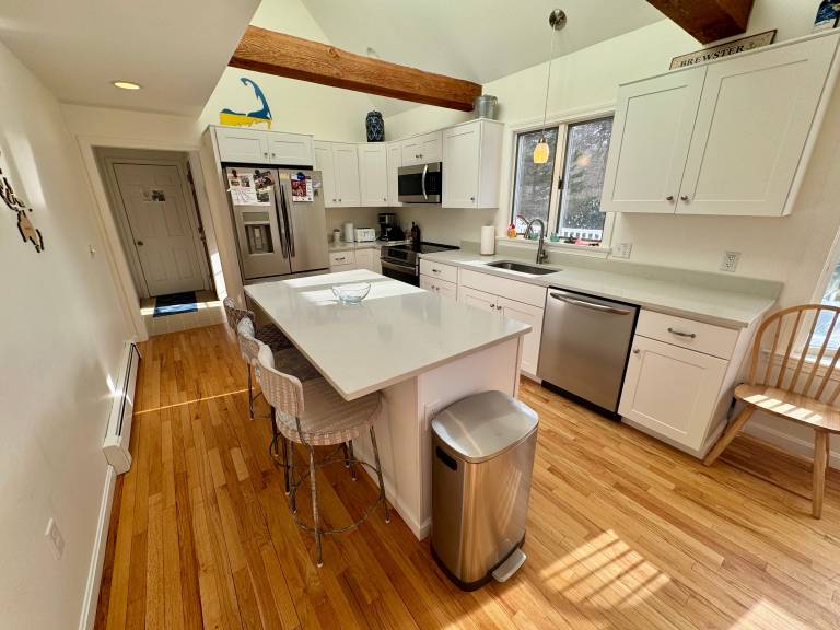 NEW for 2026 Minutes to Beaches, Brewster Favorites & Dog Friendly! — photo 5
