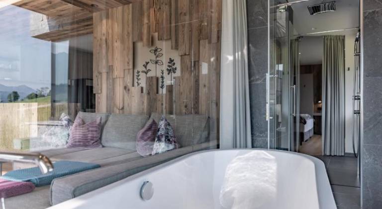 Spacious serviced apartment with patio, sauna & yard | Pets are welcome — photo 5