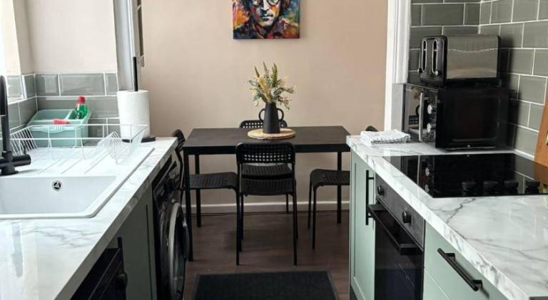 Vacation home with 3 rooms for 7 persons in Liverpool