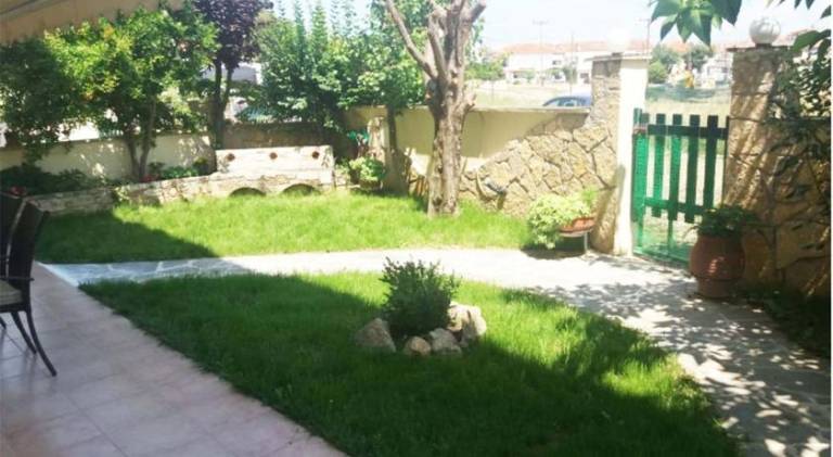 House with garden & patio — photo 5