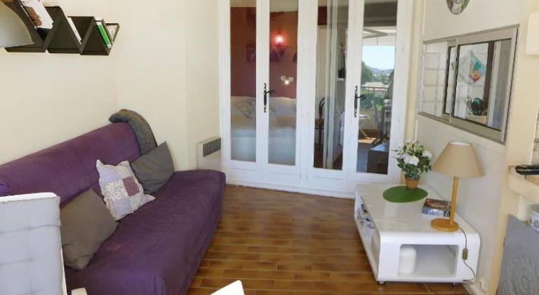 Fully equipped rental apartment with patio & pool | Pet-friendly — photo 2