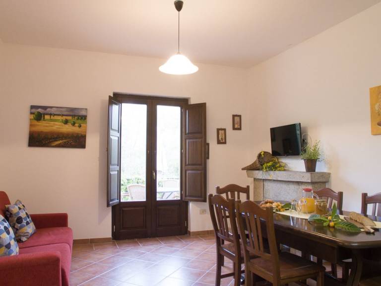 Rental apartment with pool, barbeque & patio — photo 5