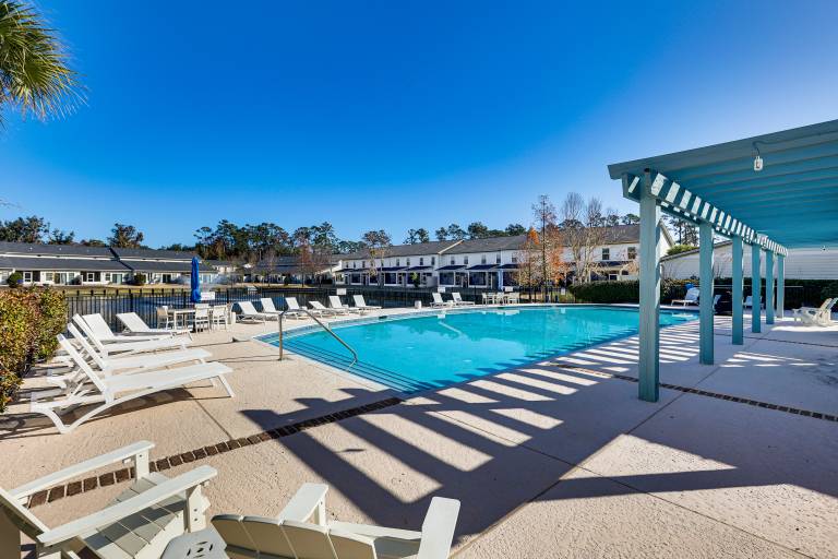 3 Mi to Pier Village: Dog-Friendly St Simons Home! — photo 3